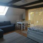 Dóra Apartamento *