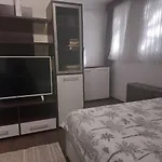 Apartment Dora *