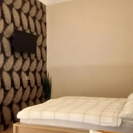 Dóra Apartamento *