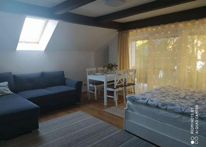 Dóra Apartament *